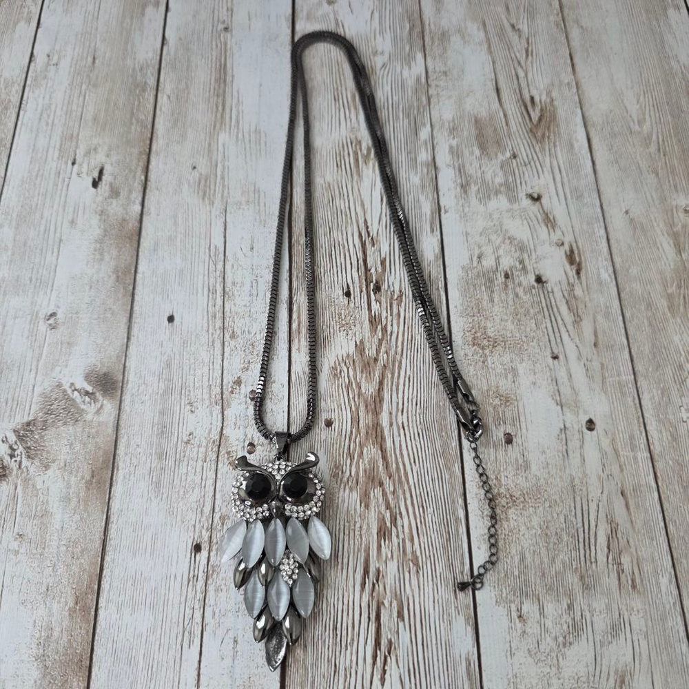 Women's Owl Pendant Necklace Gray